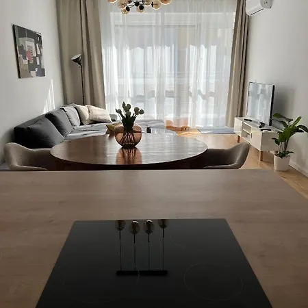 Sundeck City Centre Apartment *